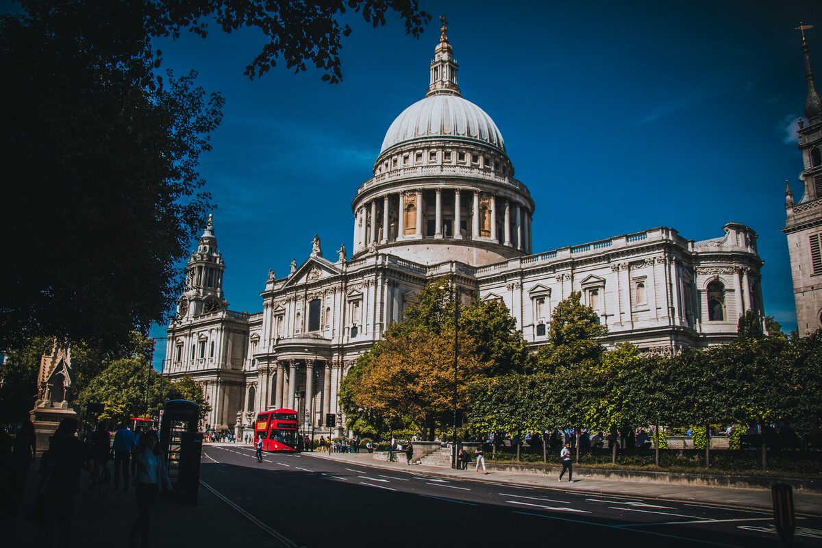 London St Pauls to the Tower